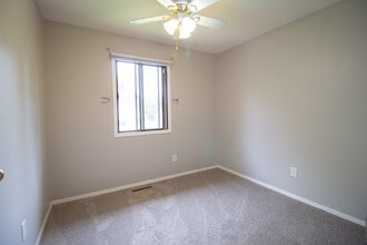 1000 Lakota Ave in Brandon, SD - Building Photo - Building Photo