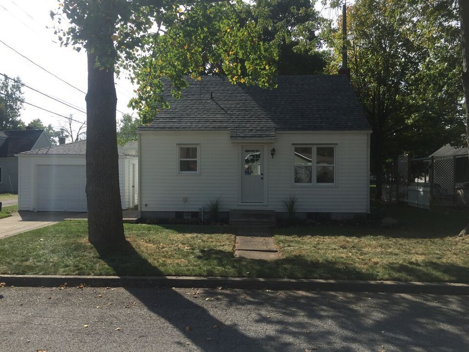 1318 Division St in Goshen, IN - Building Photo