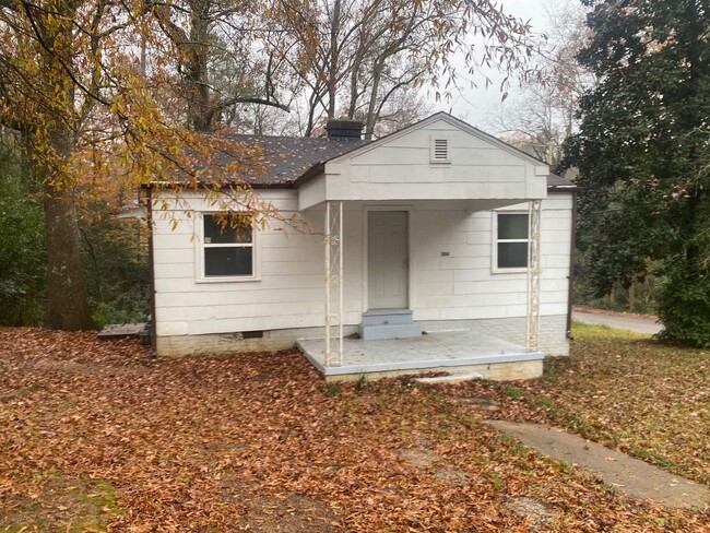 property at 304 Pineneedle Rd