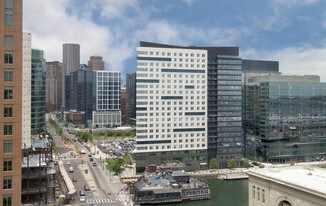 100 Pier 4 Apartments