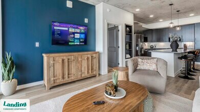 221 Main St N in St. Petersburg, FL - Foto de edificio - Building Photo