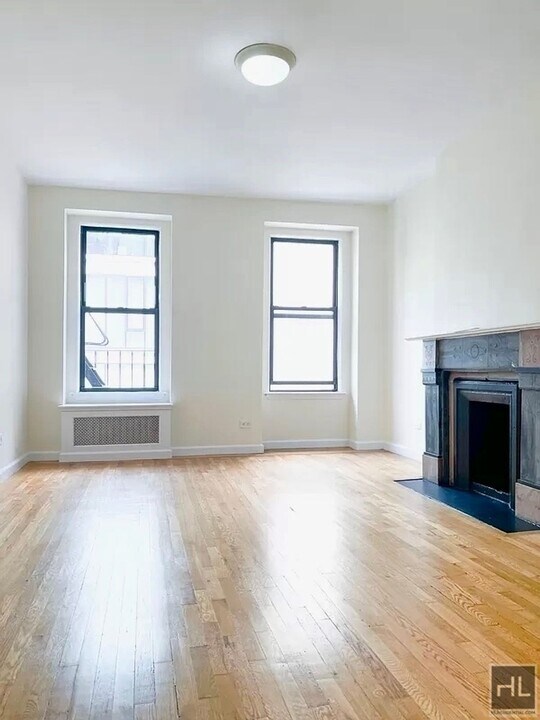 East 84th Street in New York, NY - Building Photo