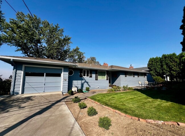 property at 719 NW 5th St