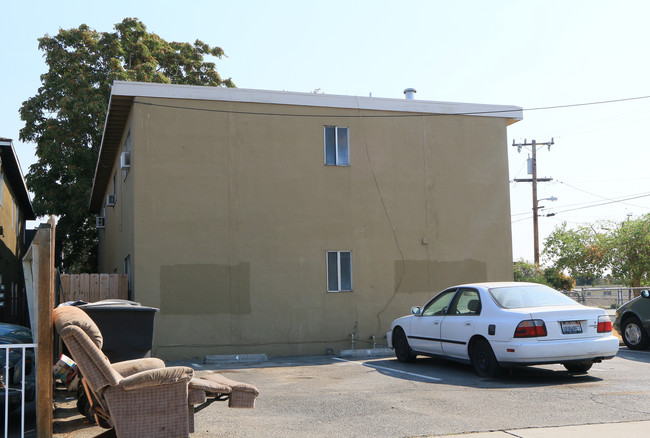 334 I St in Oakdale, CA - Building Photo - Building Photo