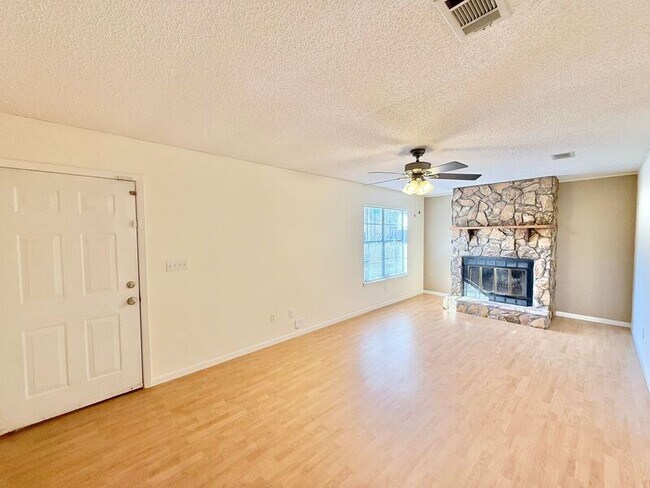 5805 Loring Dr in Milton, FL - Building Photo - Building Photo