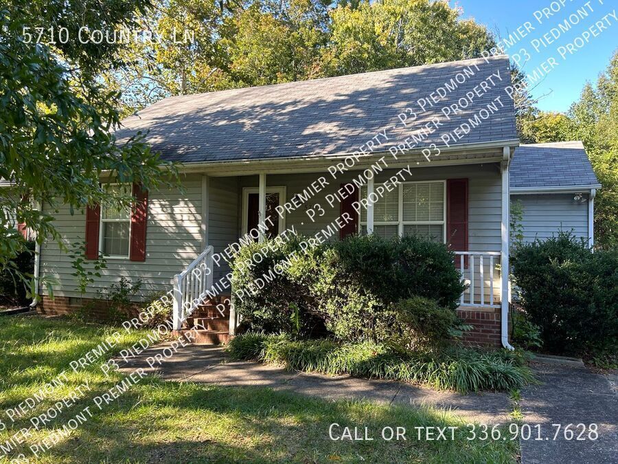 5710 Country Ln in Greensboro, NC - Building Photo