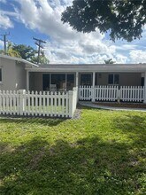 2002 NE 43rd St in Fort Lauderdale, FL - Building Photo - Building Photo