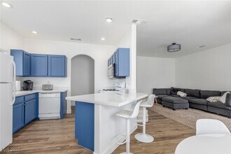 1500 Cardinal Peak Ln in Las Vegas, NV - Building Photo - Building Photo