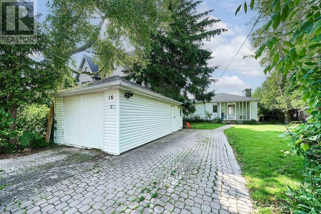 16 Ontoro Blvd in Ajax, ON - Building Photo - Building Photo