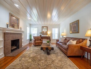 32 Margranita Crescent in Austin, TX - Building Photo - Building Photo