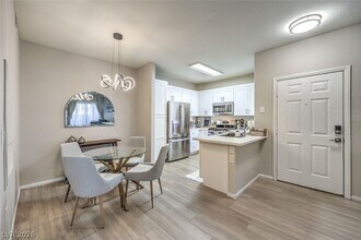 855 N Stephanie St in Henderson, NV - Building Photo - Building Photo