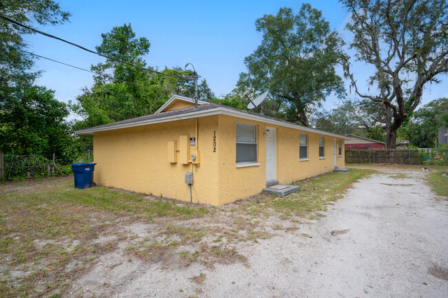 1202 E 99th Ave in Tampa, FL - Building Photo - Building Photo