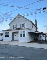 1064 Lincoln St in Dickson City, PA - Building Photo