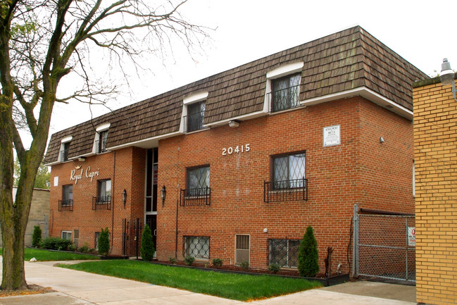 Royal Capri Apartments in Detroit, MI - Building Photo - Building Photo