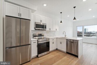 901 Leland St in Philadelphia, PA - Building Photo - Building Photo