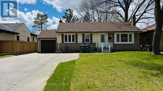 2140 Munden Rd in Mississauga, ON - Building Photo