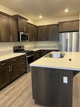 1958 NW Wessex St in McMinnville, OR - Building Photo - Building Photo