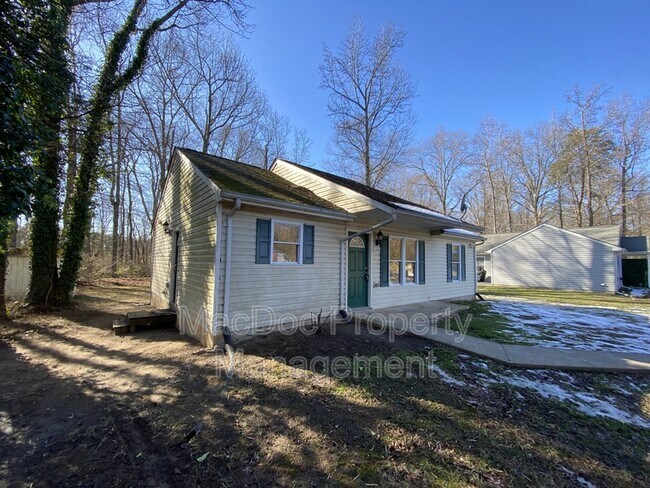 10502 Coles Ln in Fredericksburg, VA - Building Photo - Building Photo