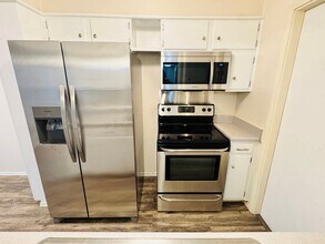 4254 Desert View Dr in San Antonio, TX - Building Photo - Building Photo