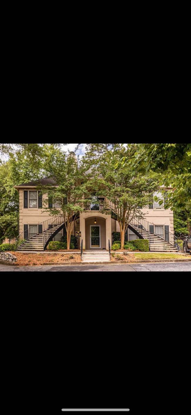 5 Plantation Dr NE in Atlanta, GA - Foto de edificio - Building Photo