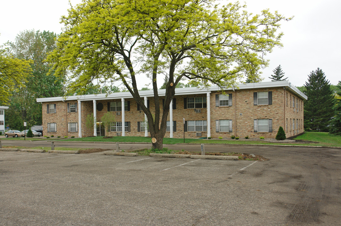 9908 Nicollet Avenue South Apartments in Bloomington, MN - Building Photo