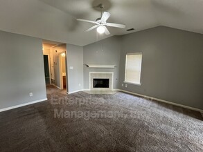 1096 Sunstar Dr in Cordova, TN - Building Photo - Building Photo