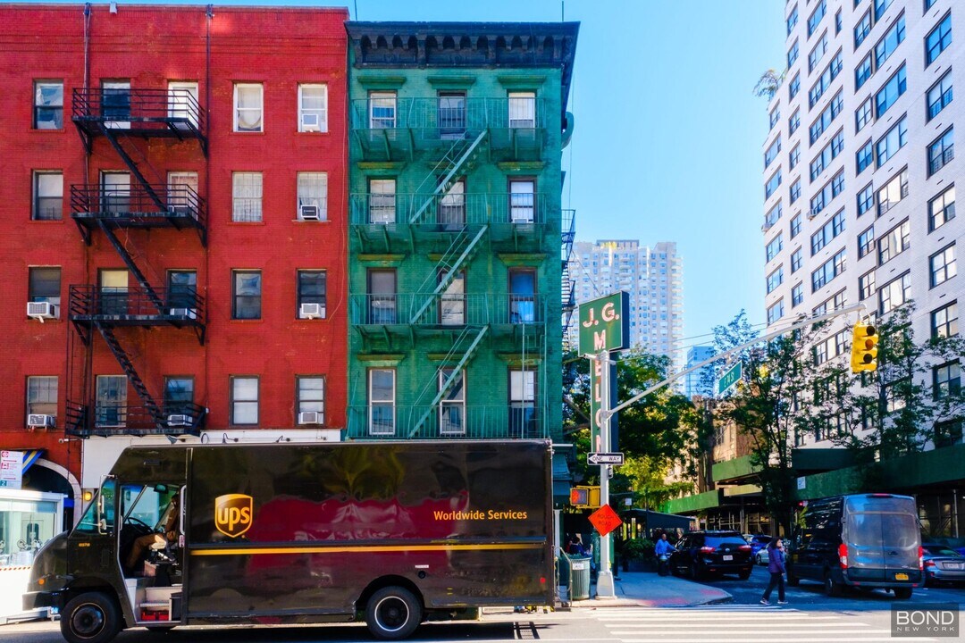 1295 3rd Ave in New York, NY - Building Photo
