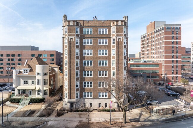 6334-6344 N Sheridan Rd in Chicago, IL - Building Photo - Building Photo