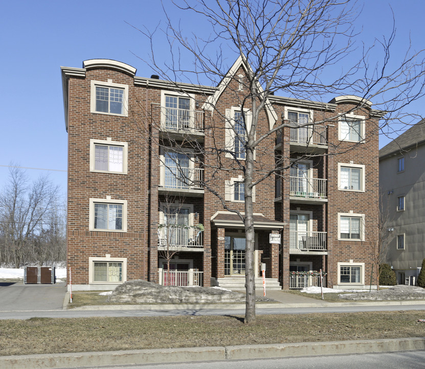 663 le Bourg-Neuf in Repentigny, QC - Building Photo