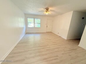 1390 Royalwyn Dr in Macon, GA - Building Photo - Building Photo