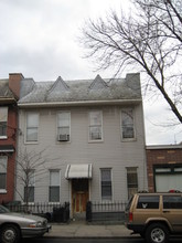 1874 Harmon St in Flushing, NY - Building Photo - Building Photo