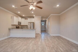 310 S F St in Pensacola, FL - Foto de edificio - Building Photo