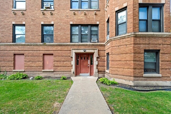 6700 S Merrill Ave in Chicago, IL - Building Photo - Building Photo