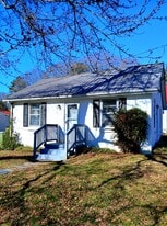 809 W Osborn Rd in Farmville, VA - Building Photo