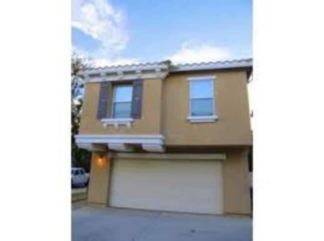 9233 E Neville Ave in Mesa, AZ - Foto de edificio - Building Photo