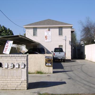 1010 Reynolds St in Laredo, TX - Building Photo - Building Photo