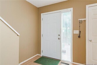 128 Conestoga Way in Glastonbury, CT - Building Photo - Building Photo
