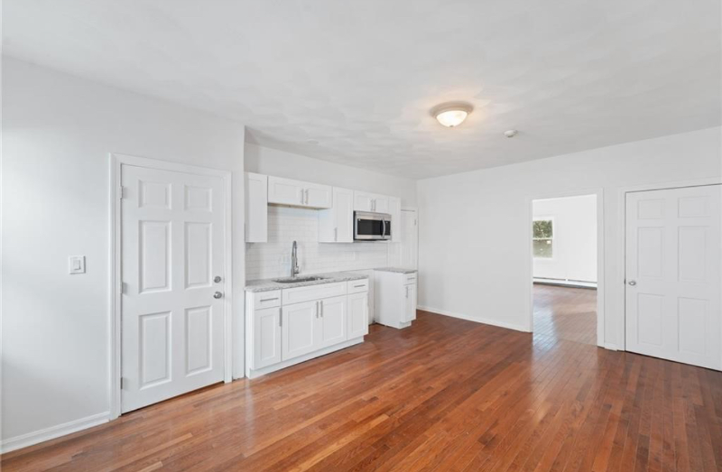 416 Admiral St in Providence, RI - Building Photo