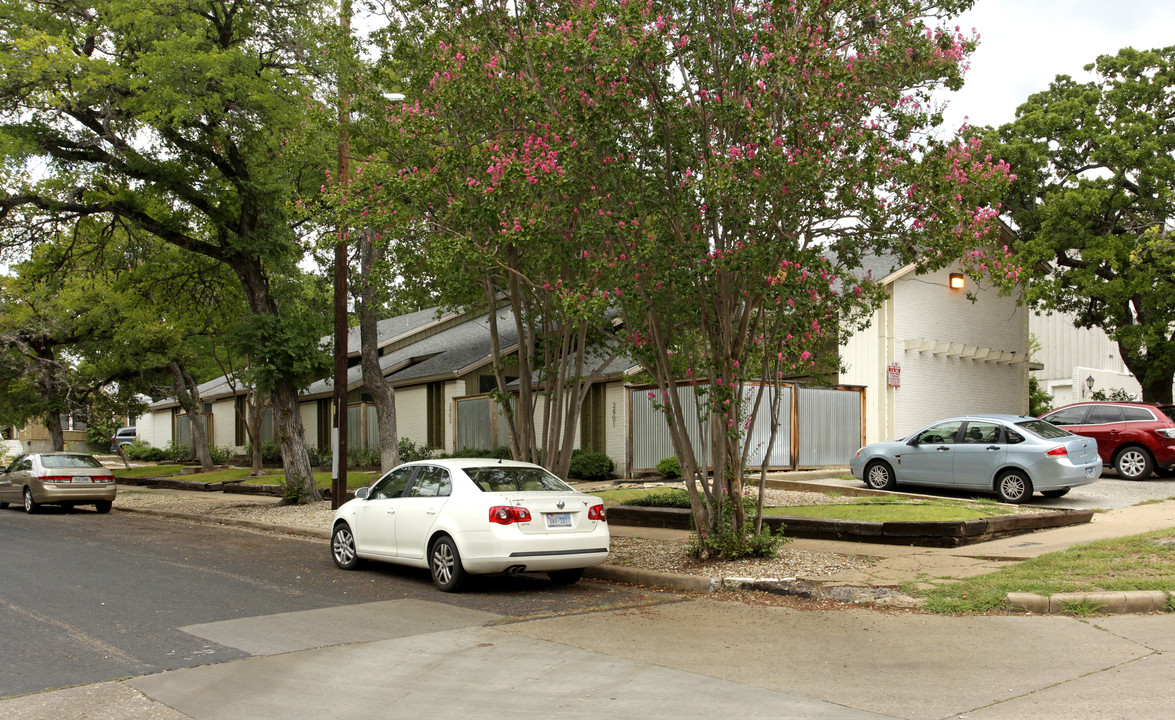 300 E 34th St in Austin, TX - Building Photo