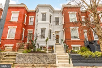 3641 11th St NW in Washington, DC - Building Photo - Building Photo