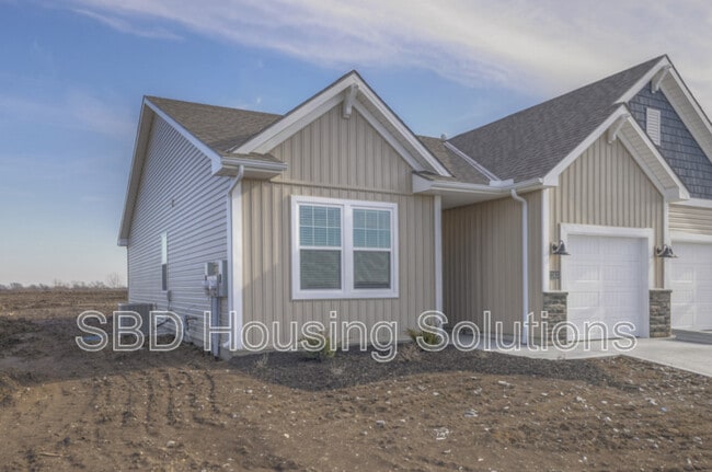 12415 S Parkwood Ln in Lee's Summit, MO - Building Photo - Building Photo
