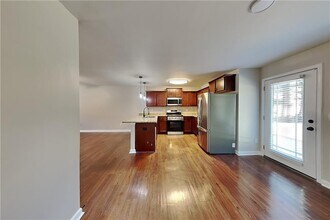 4826 Clarkstone Dr in Flowery Branch, GA - Building Photo - Building Photo