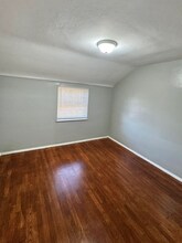 233 Saylong Dr in Pittsburgh, PA - Foto de edificio - Building Photo