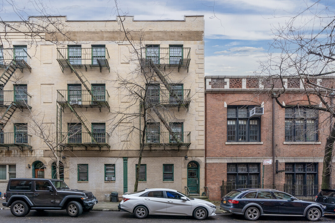 21 Columbia Pl in Brooklyn, NY - Building Photo