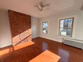 122 Maple Ter, Unit 2 in Pittsburgh, PA - Building Photo - Building Photo