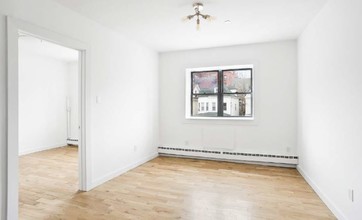 169 W 228th St in Bronx, NY - Building Photo - Interior Photo