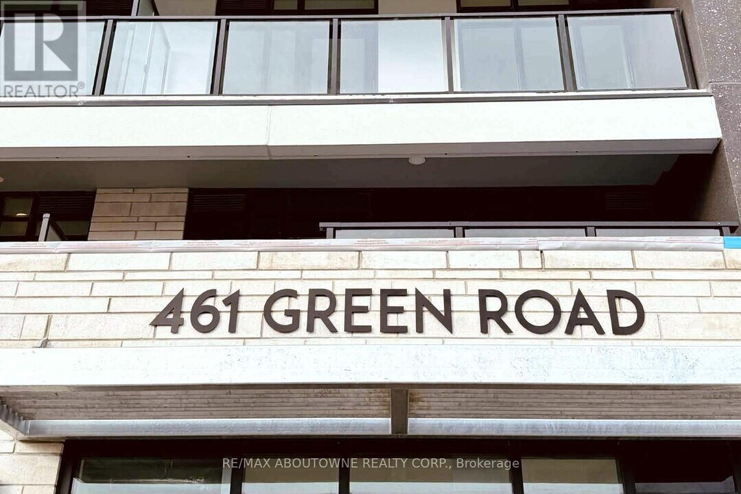 461 Green Rd in Hamilton, ON - Building Photo