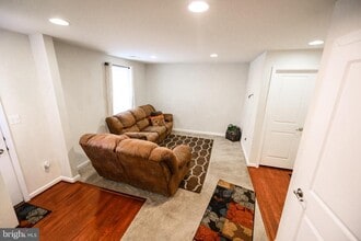 4386 Daisy Reid Ave in Woodbridge, VA - Building Photo - Building Photo