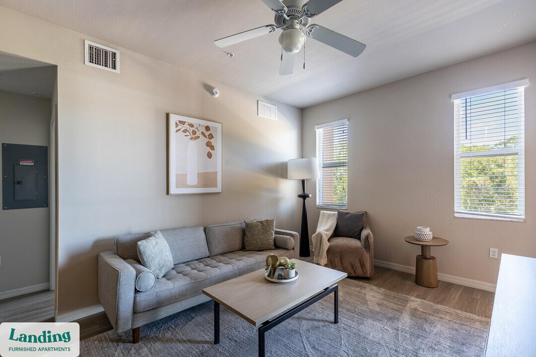 4590 Winkler Ave in Ft. Myers, FL - Building Photo