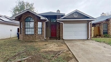 1861 Woodhall Way in Fort Worth, TX - Building Photo - Building Photo